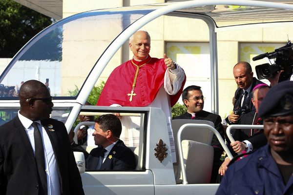 Pope slams corruption in Angola