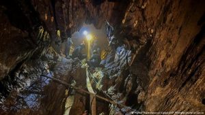 Laos: Five people rescued from flooded cave