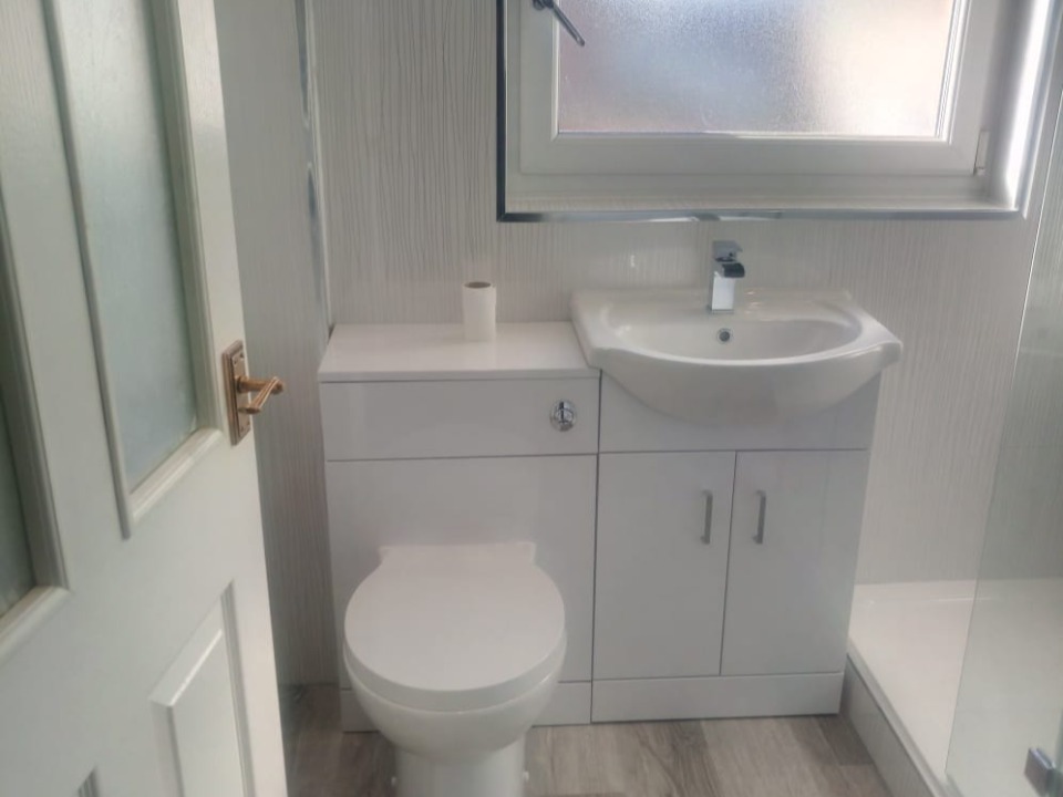 CD Kitchens & Bathrooms work photo 2