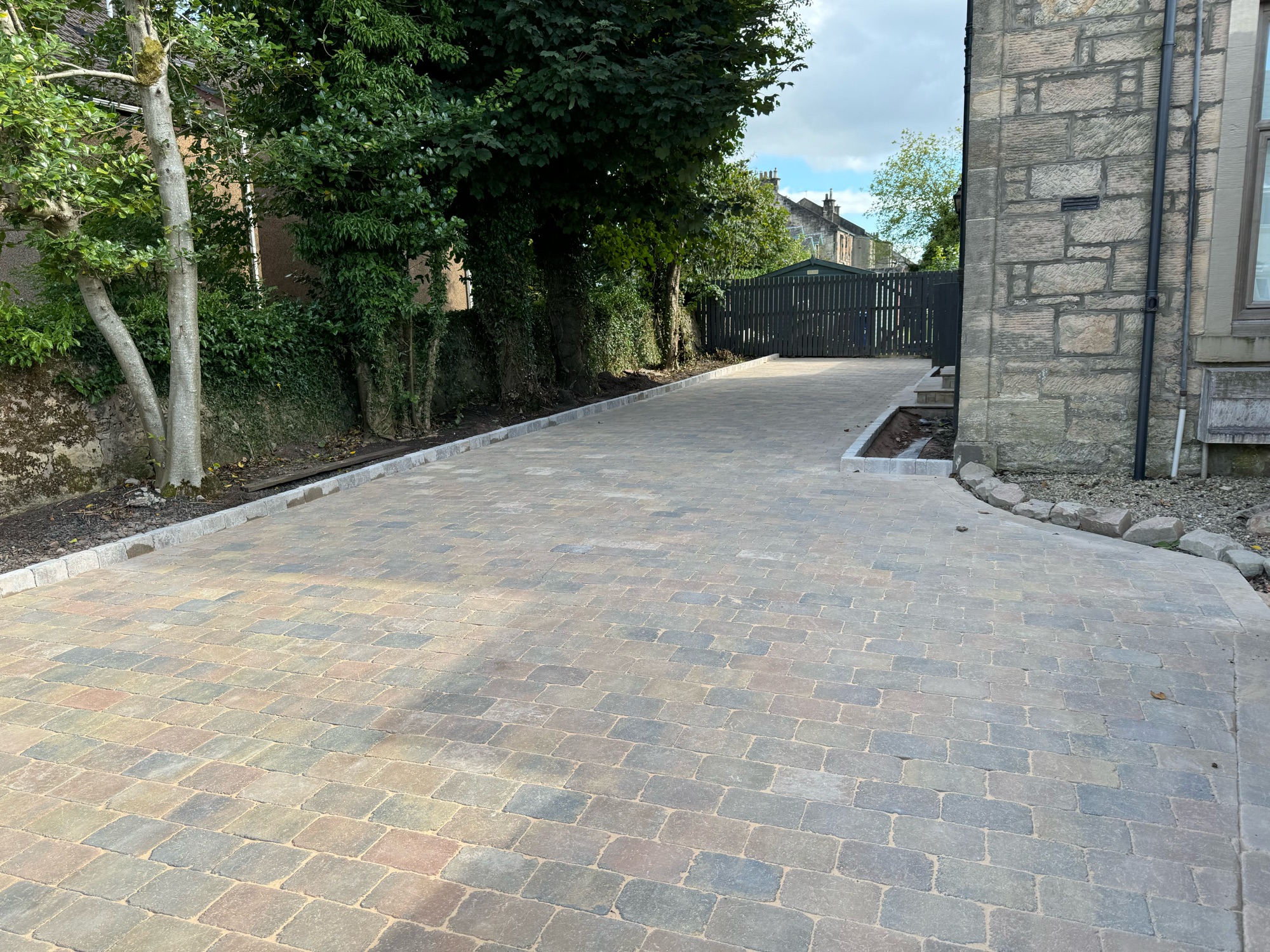 ADVANCED DRIVEWAYS LTD work photo 3
