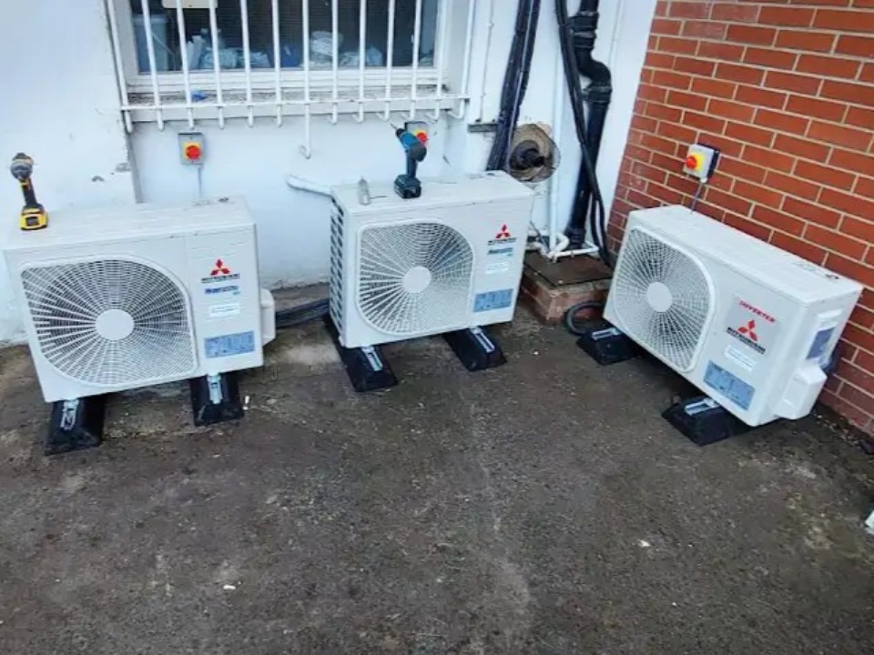 CHILL OUT 24/7 LTD work photo 4