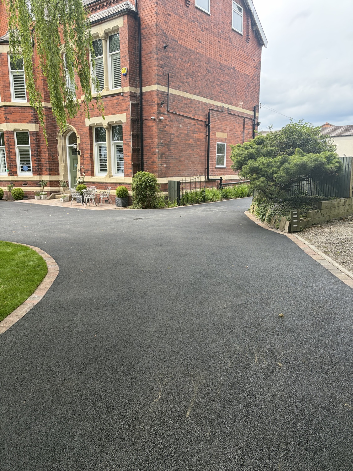 MJM DRIVEWAYS LTD work photo 1