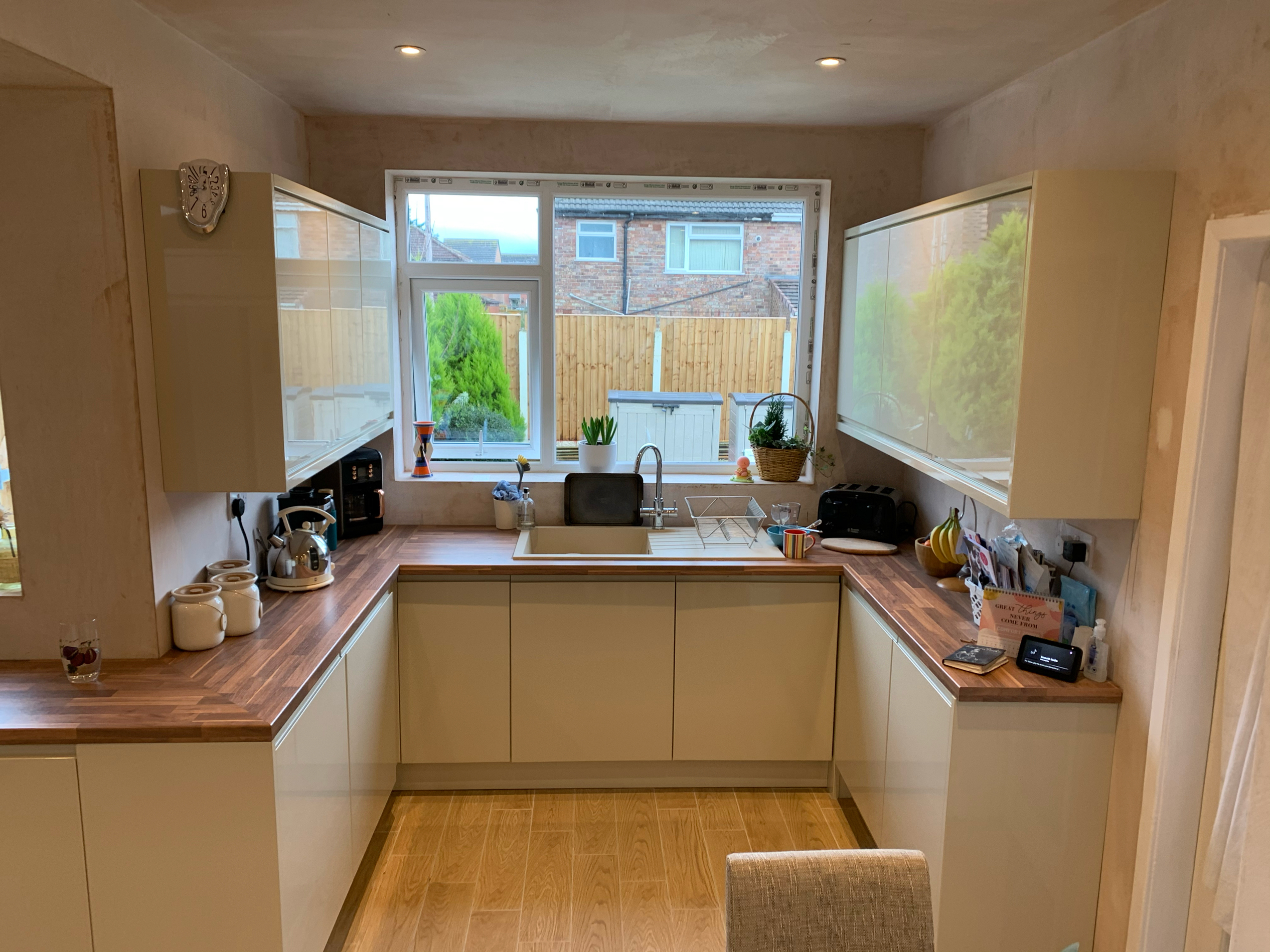 O&C INTERIORS LTD work photo 3