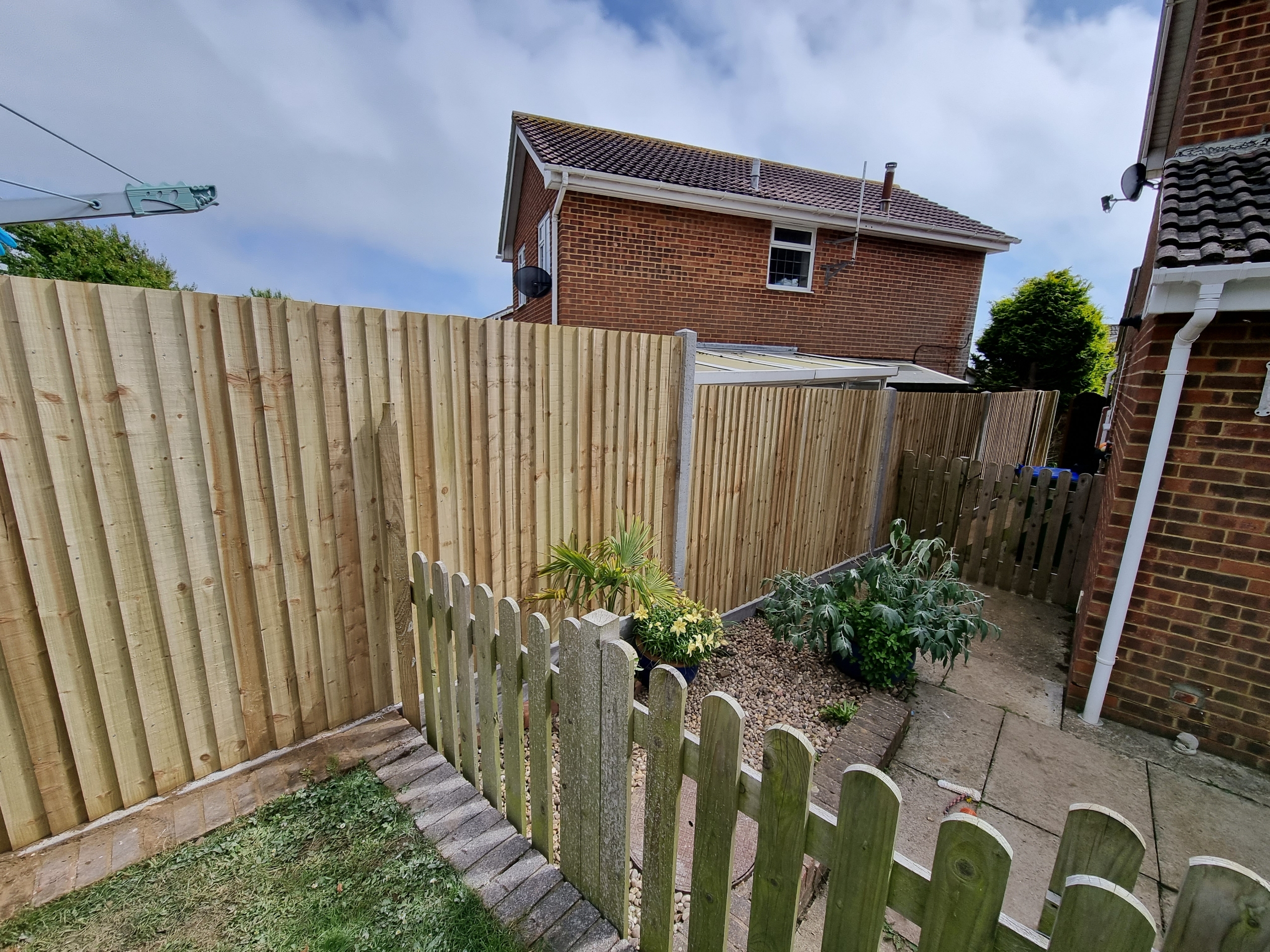 Elliot Fencing & Landscaping work photo 2