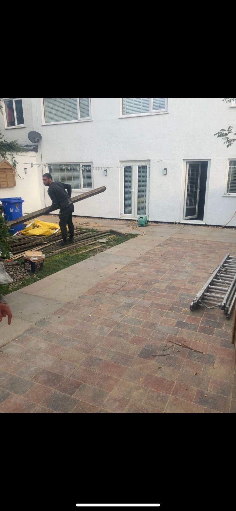 L A BUILDING work photo 1
