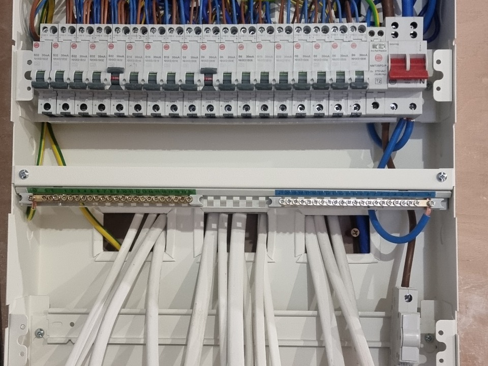 A T Eletrical Services work photo 1