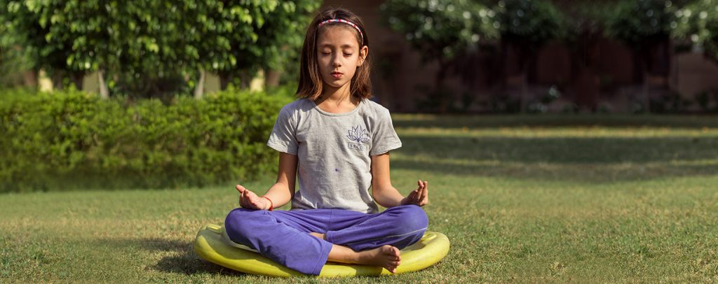kind-meditation-entspannung