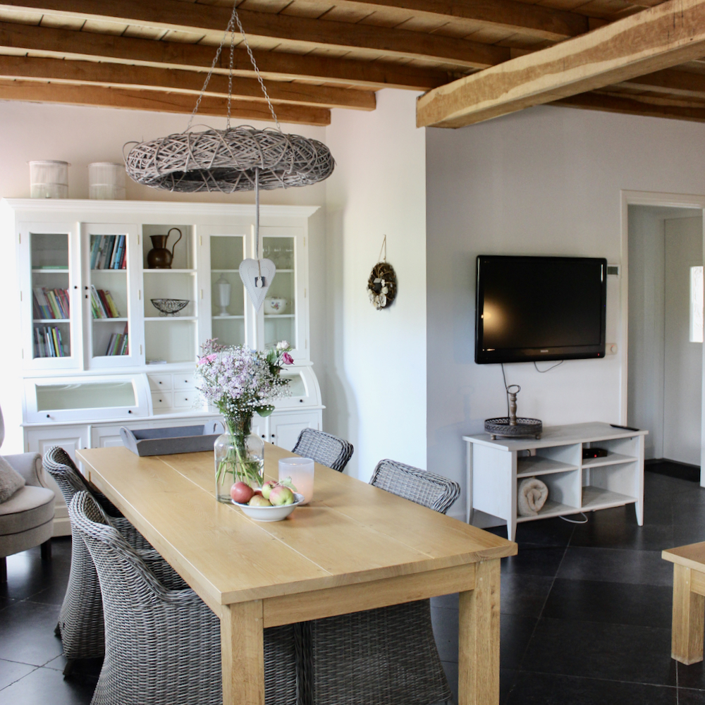 De vakantie appartementen zijn landelijk ingericht, warm en sfeervol.