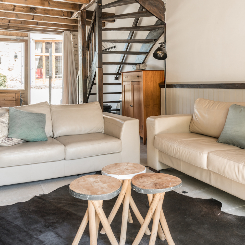 Zithoek in een van de vakantiehuizen van La Bastide