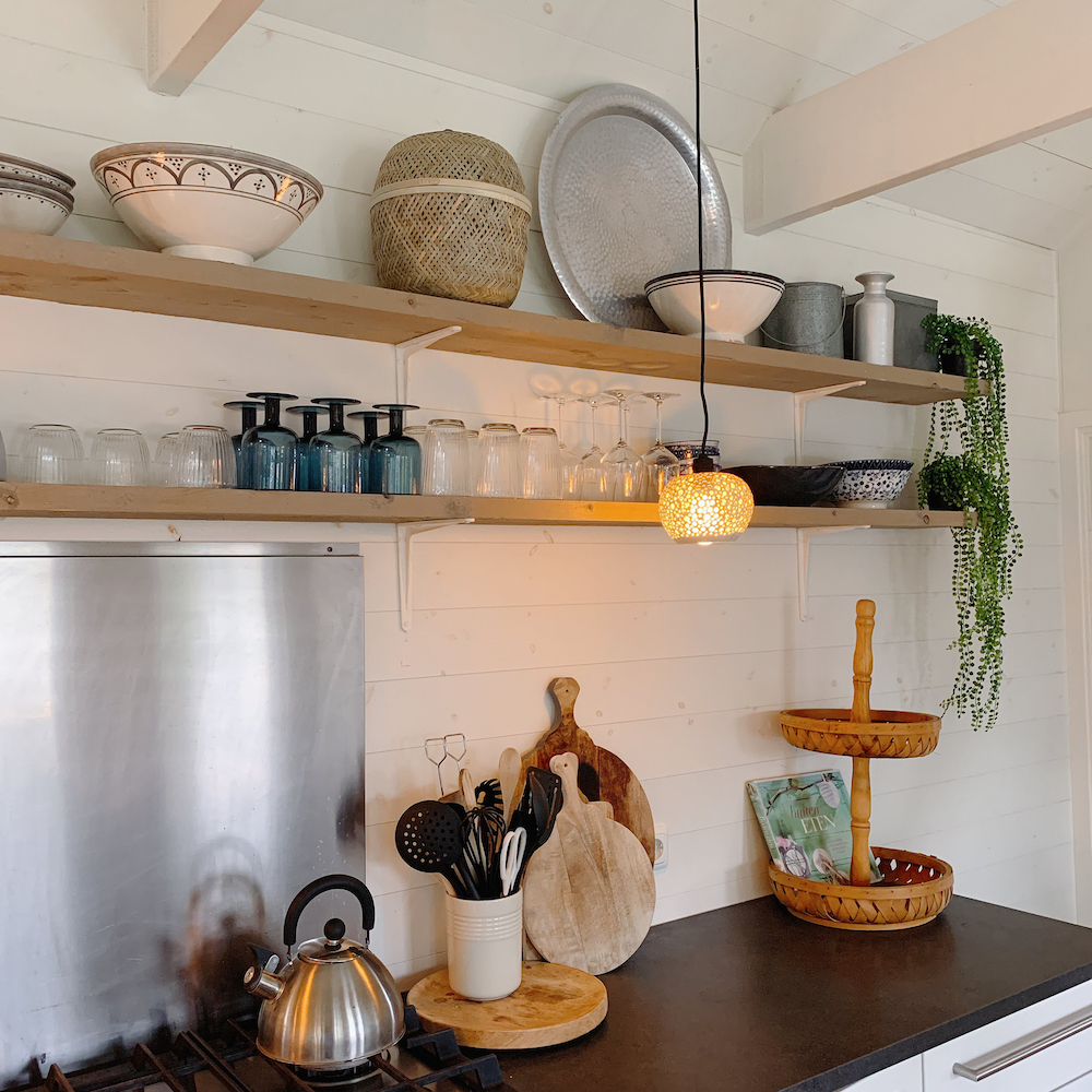 De open keuken van het Huisje van Hout.