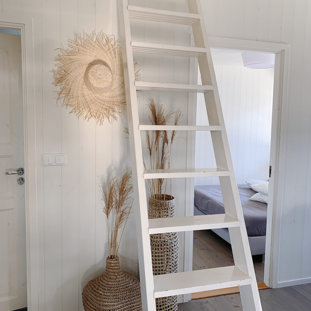 Trap naar de vide waar je met twee personen kunt slapen.