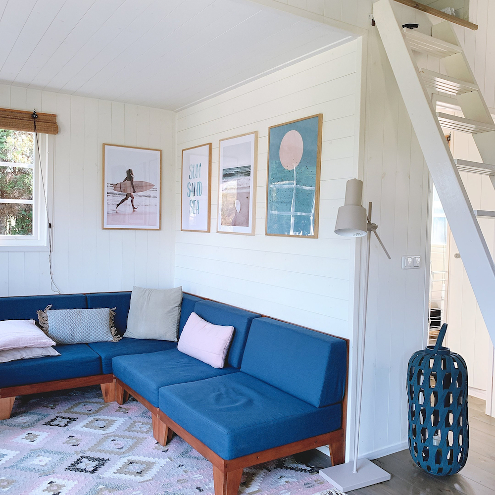 Zithoek in het vakantiehuisje bij zee