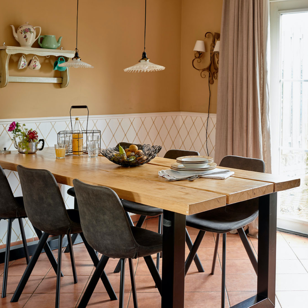 Eethoek in landelijke en industriële stijl