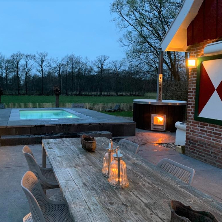 Zwembad in het vakantiehuis in de Achterhoek