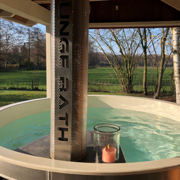 Hot tub met uitzicht over de weilanden