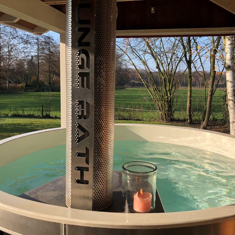 Hot tub met uitzicht over de weilanden