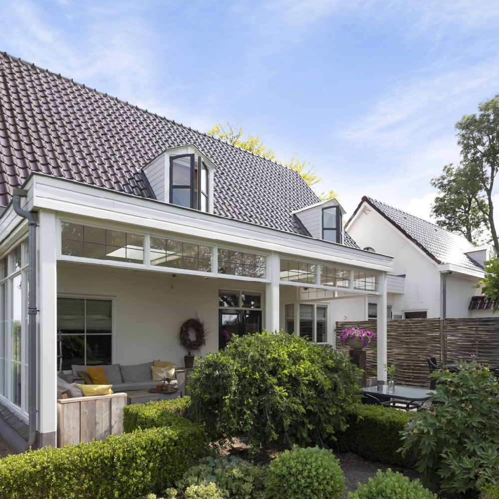 Overdekte veranda bij de wellness