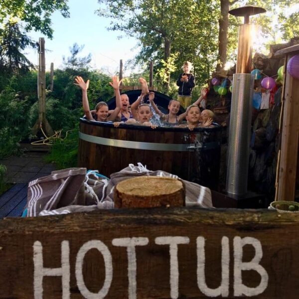 Dikke pret voor kinderen in de hot tub