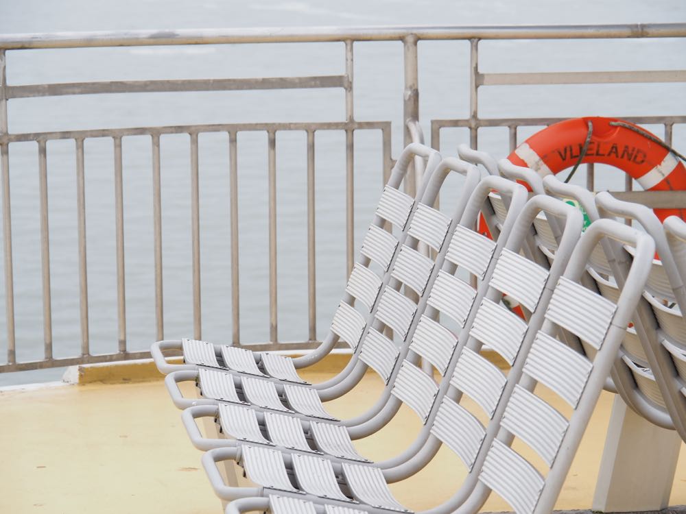 Uitwaaien aan boord van de boot naar Vlieland