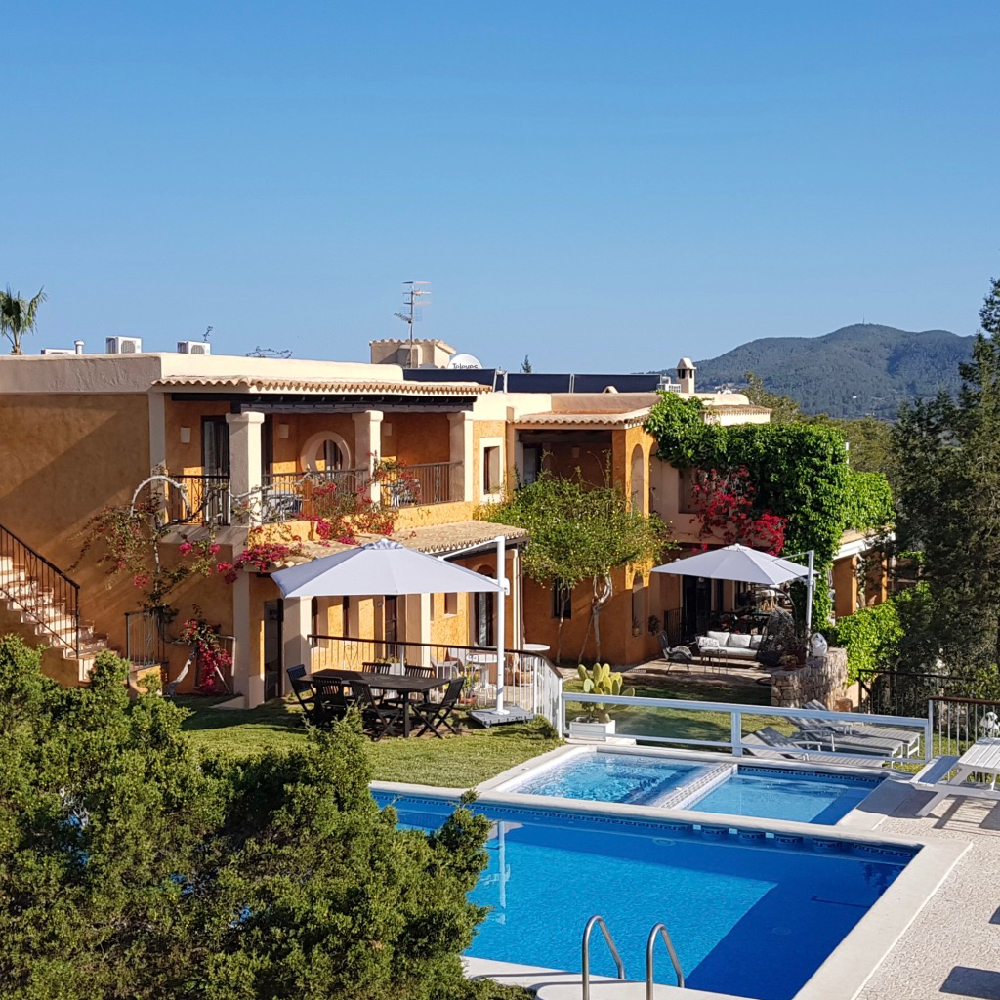 Hotel met zwembad op Ibiza