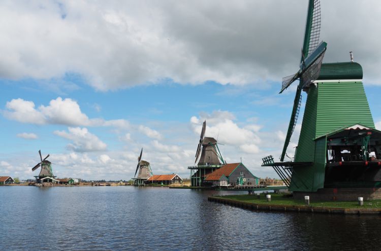 TW9sZW5zIGxhbmdzIGRlIFphYW4=