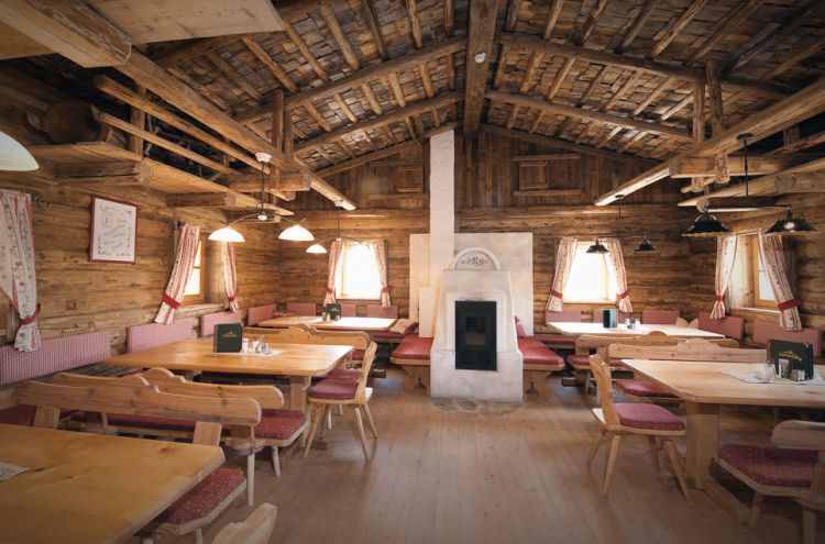 SGlrZSBBbG1lbndlZzEz