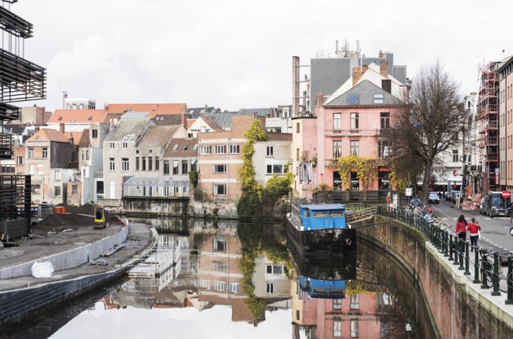 RGUgS3Jvb2sgYWFuIGRlIGJvY2h0IGluIGRlIFNjaGVsZGU=