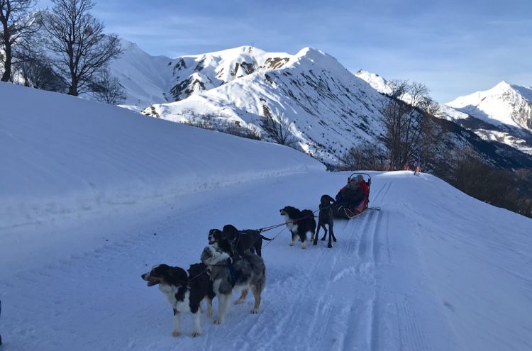 TGVzIE1lbnVpb3JlcyBob25kZW5zbGVl