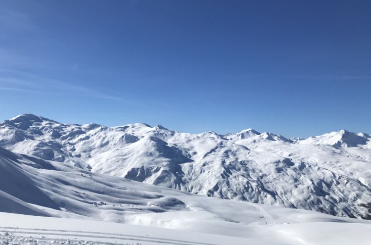 TGVzIE1lbnVpcmVzIHNuZWV1d2xhbmRzY2hhcA==