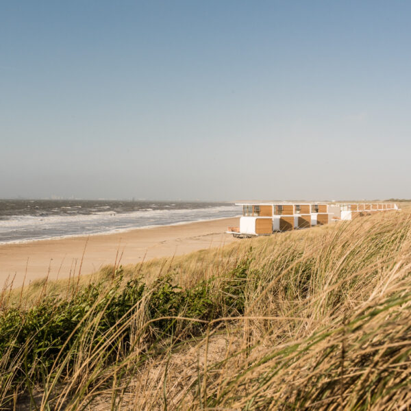 Strandhuisjes op het Zeeuwse strand, genieten met een grote G.