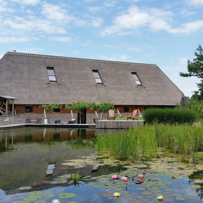 De wellness, in een authentieke schaapskooi.