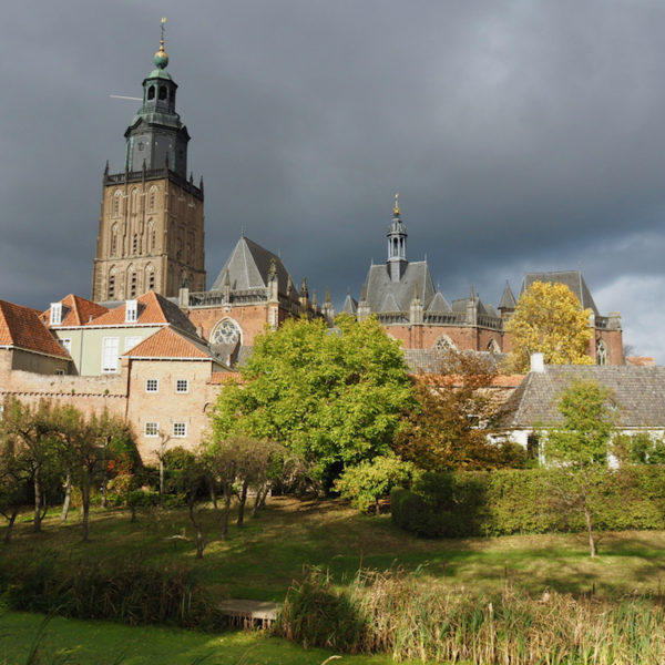 De Hanzestad Zutphen gezien vanaf de Martinetsingel.