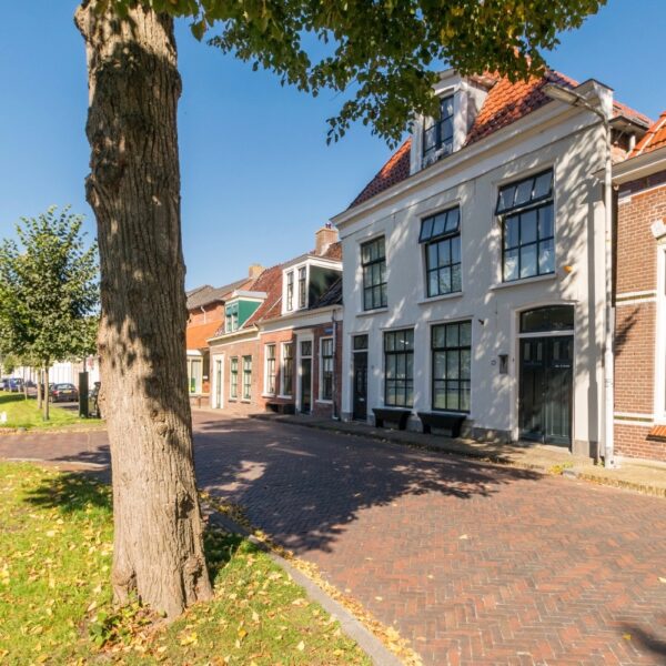 Gevel van de Koesfabriek in Dokkum
