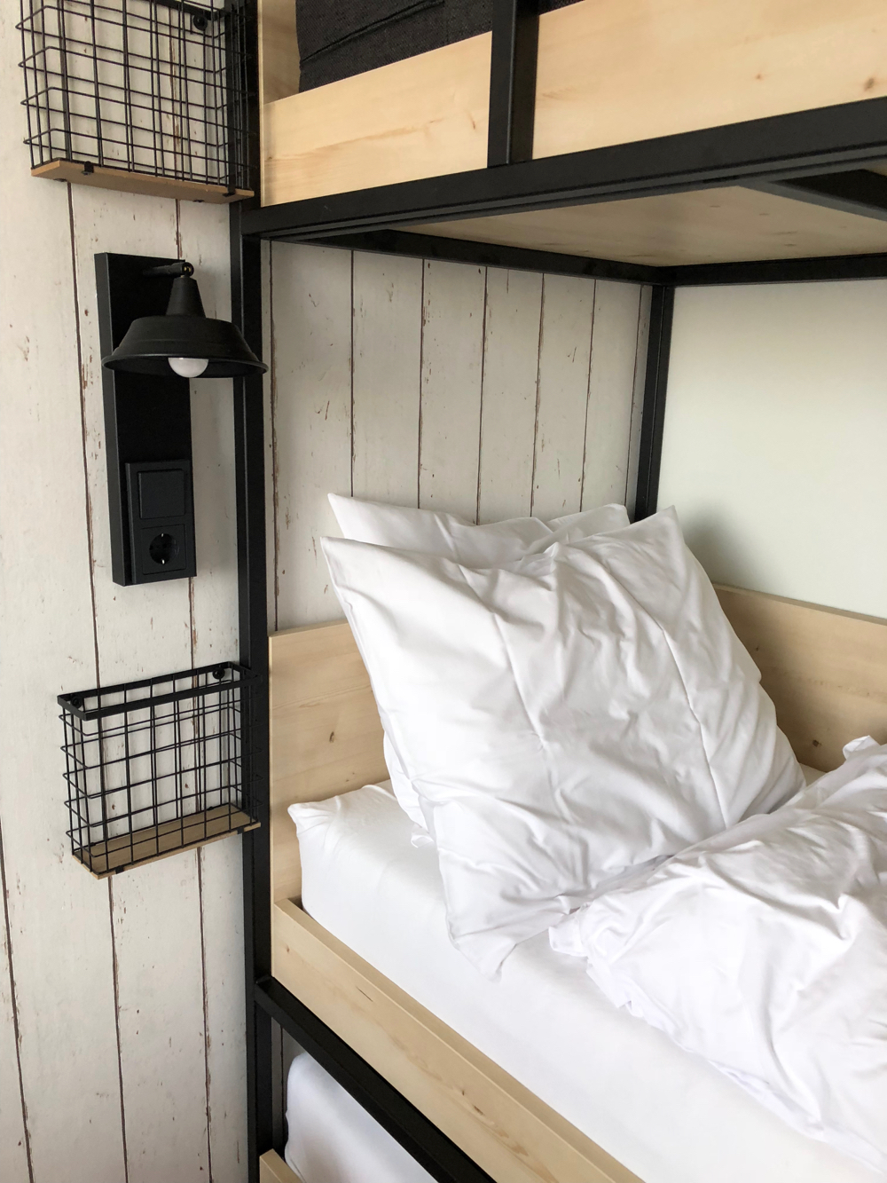 Stoer stapelbed met 3 bedden