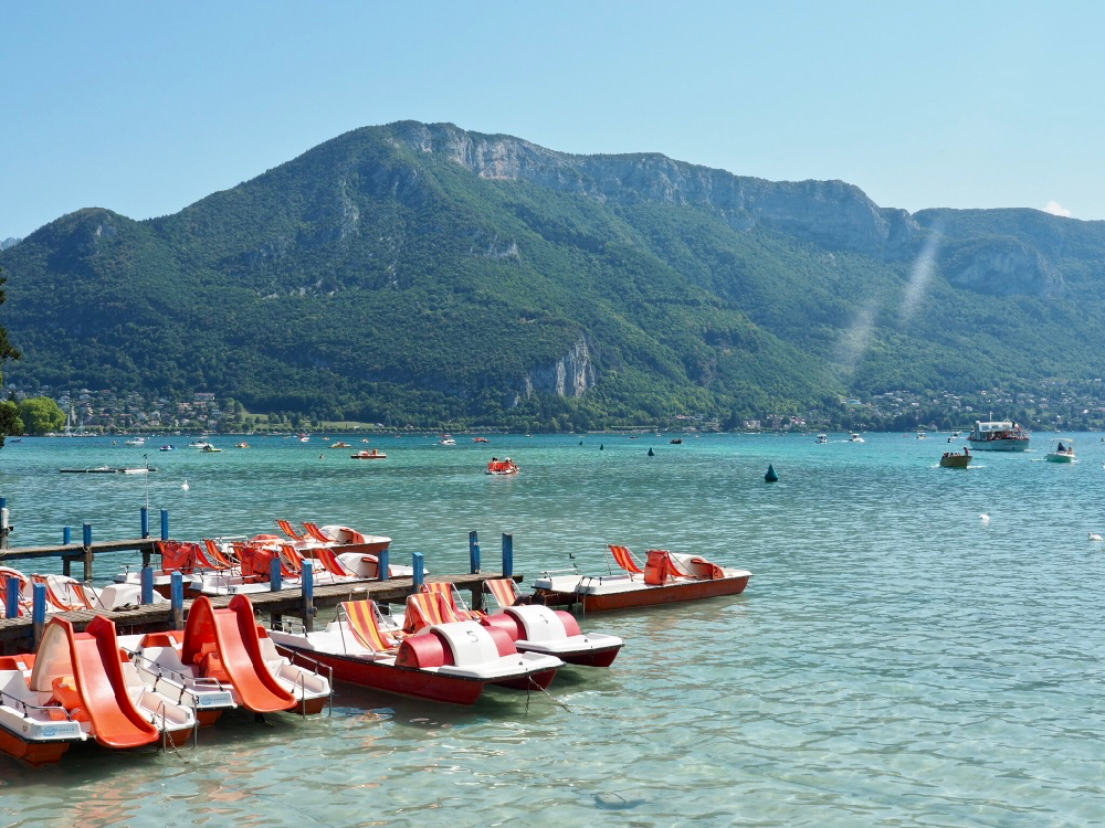 Waterfietsen in het meer van Annecy