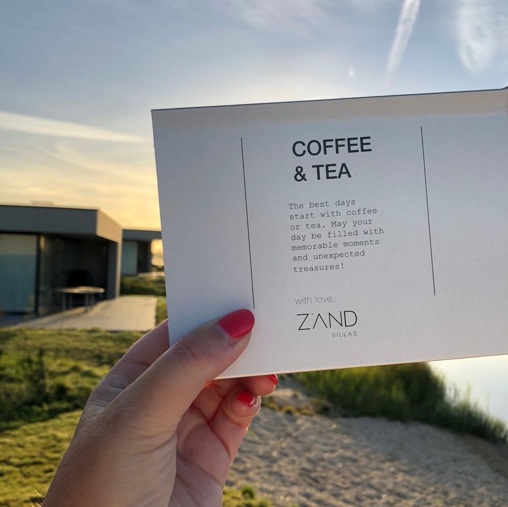 Coffee & Tea pakket met leuke tekst: geniet van het moment met een kopje koffie