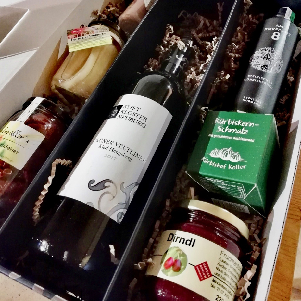 Flessen wijn in een geschenkverpakking