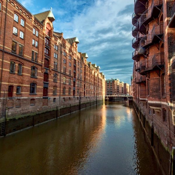 Historische pakhuizen in het havenkwartier