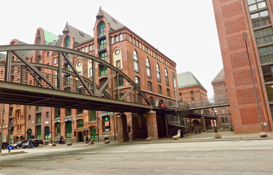 Pakhuizen in het havenkwartier in Hamburg