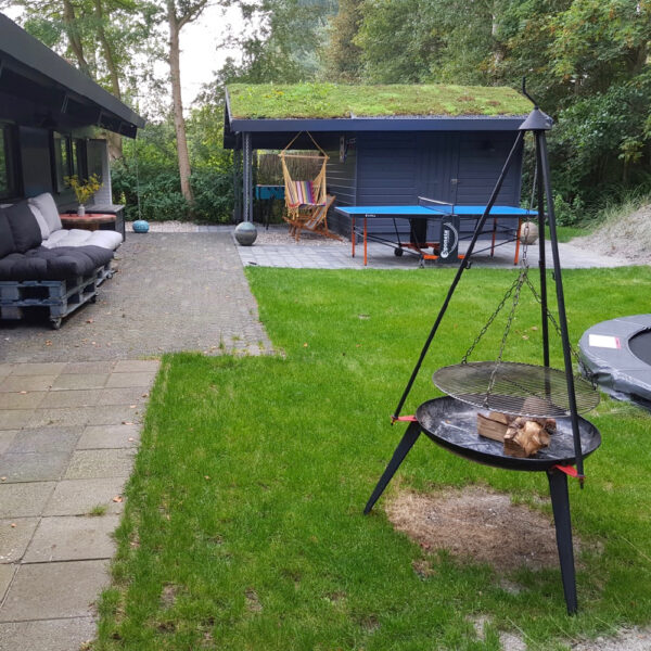 Vuurschaal in de tuin bij het vakantiehuis