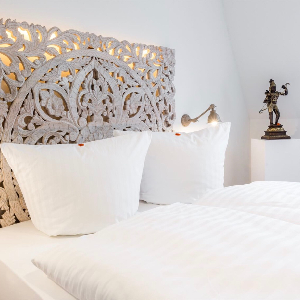 Hotelkamer in het wit