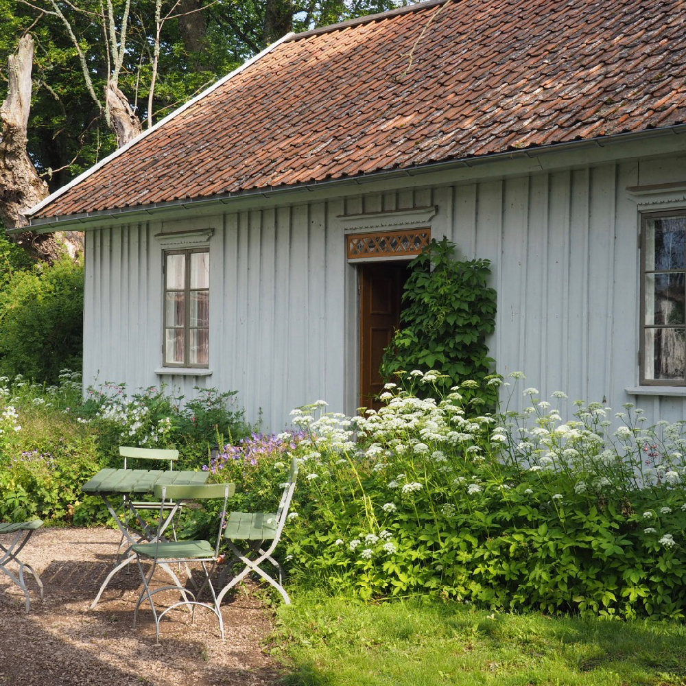 Groene bistrostoeltjes voor de B&B