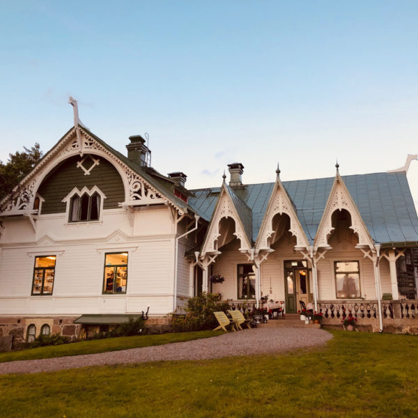 Karakteristiek houten hotel in Zweden