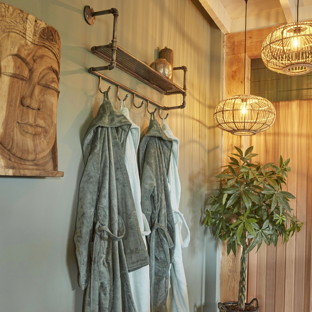 Badjassen aan de kapstok