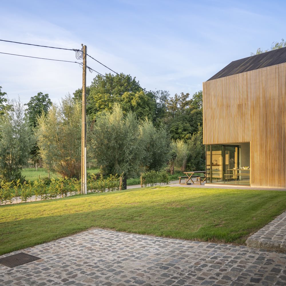 Vakantiewoning aan een landweg