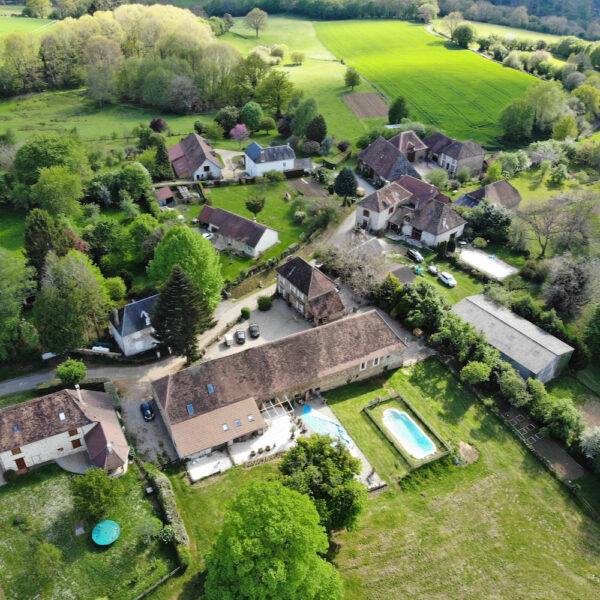 Luchtfoto van het vakantiedomein in Frankrijk