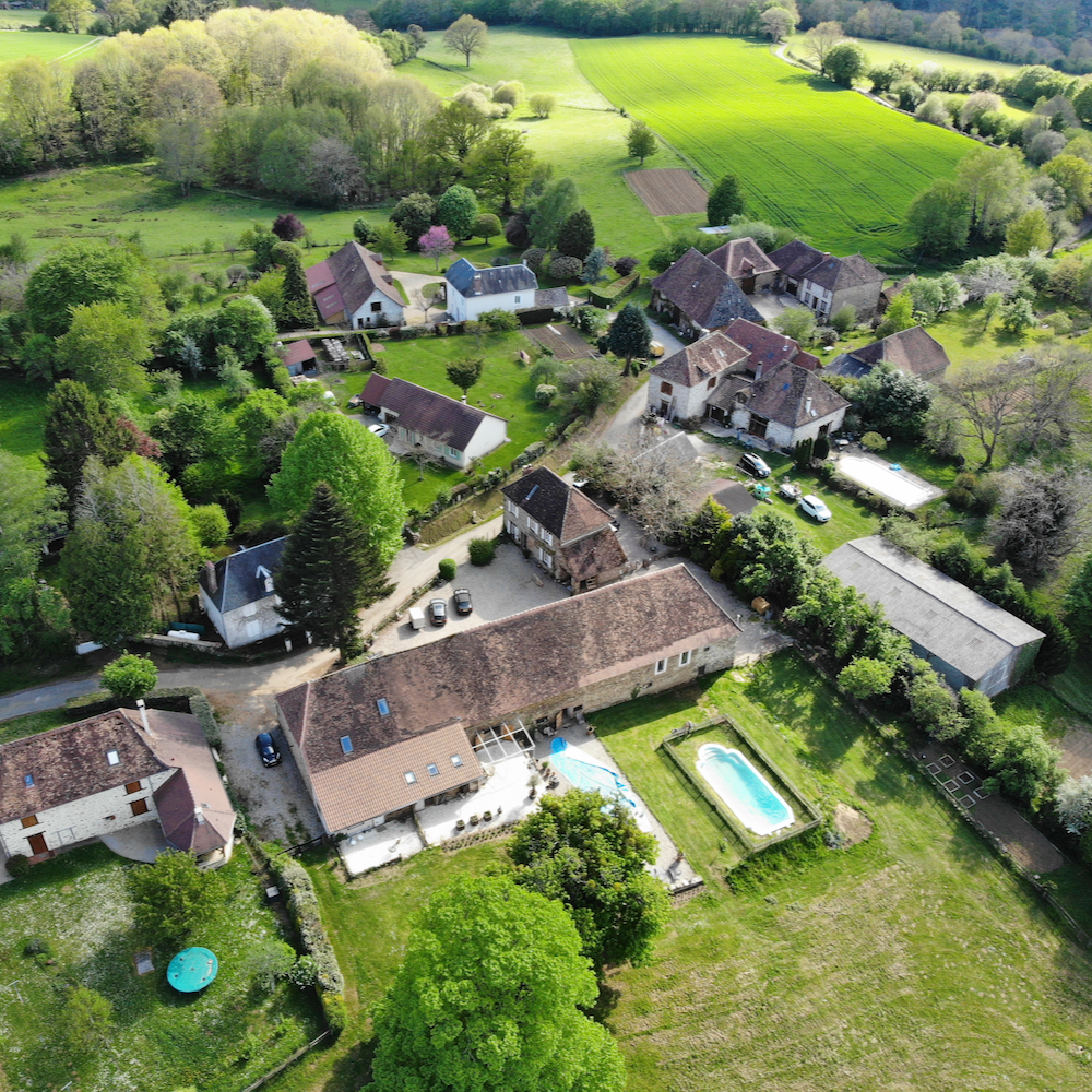 Luchtfoto van het vakantiedomein in Frankrijk