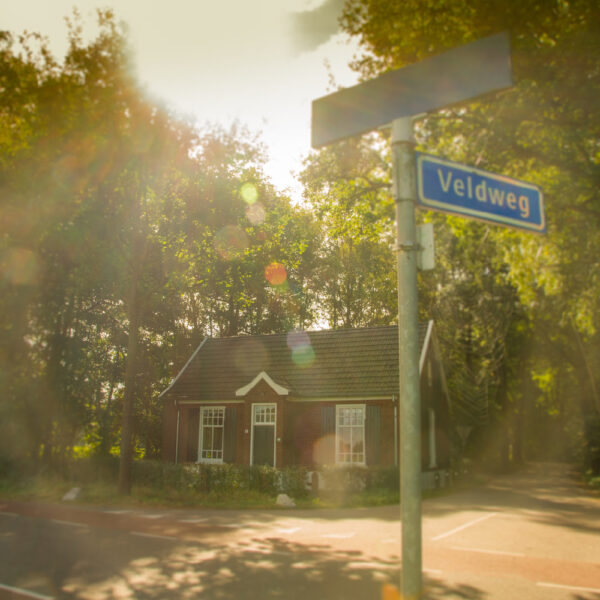Vakantiehuis in het zonlicht,