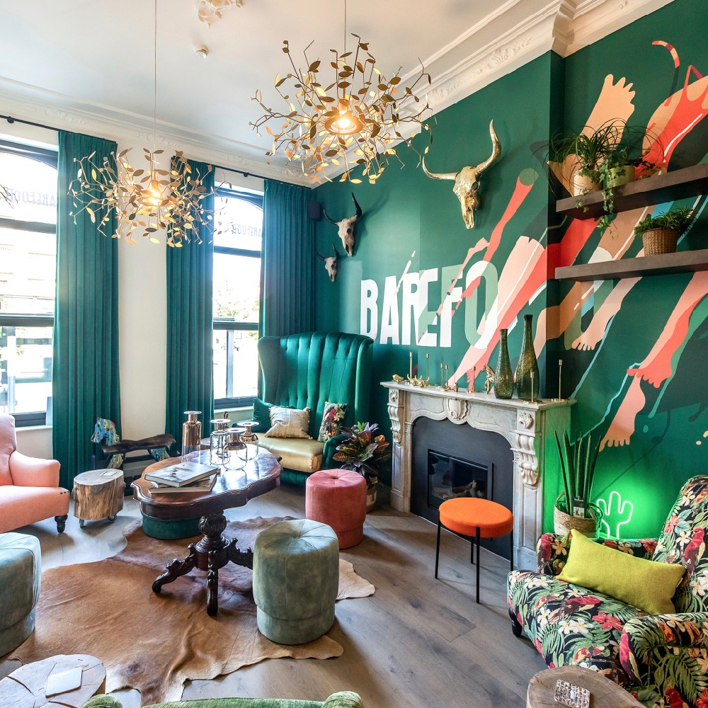 Fauteuils in felle kleuren