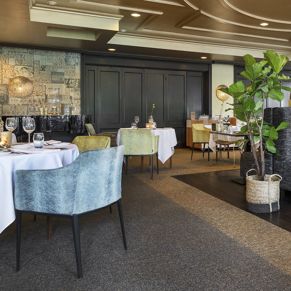 Modern restaurant van een hotel